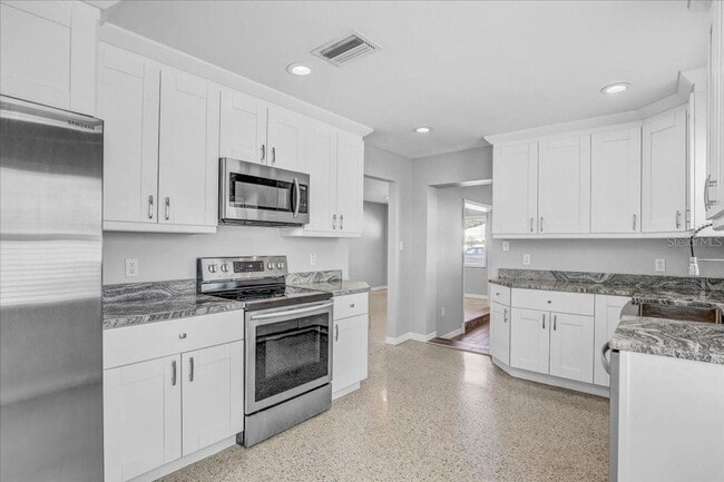 Building Photo - Remodeled South Tampa Home