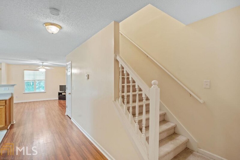 Building Photo - 6213 Hickory Ln Cir