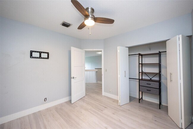 Building Photo - 50 Desford Ln