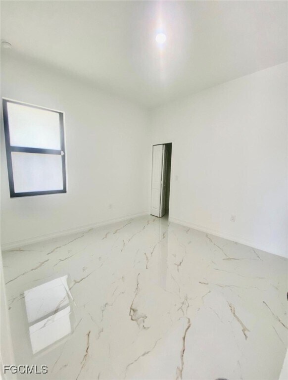 Building Photo - 2005 W 10th St