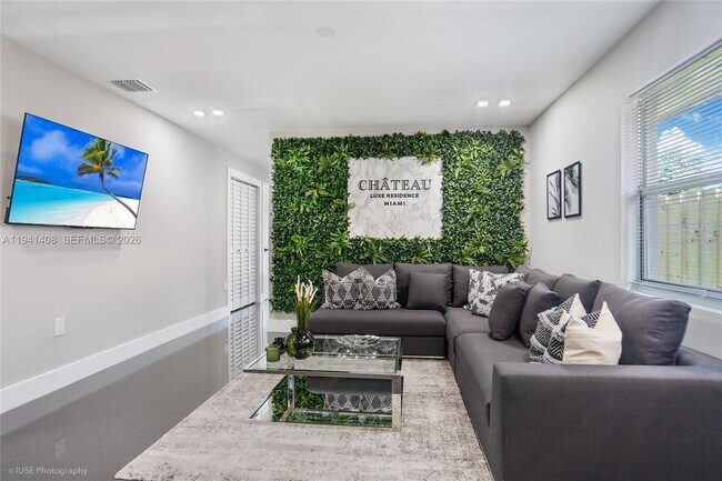 Building Photo - 1035 NW 48th St