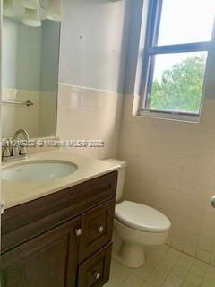 Building Photo - 555 NE 30th St