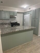 Building Photo - 2210 Greencrest Dr