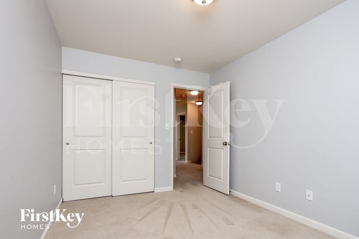 Building Photo - 6021 New Town Dr