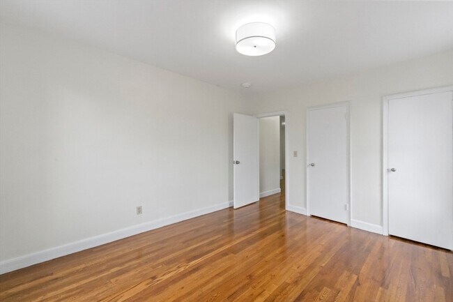 Building Photo - 38-40 Cedar Street Unit 243