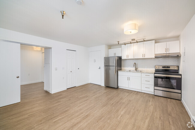 1BR, 1BA - 480SF - Kitchen - Highlander Apartments