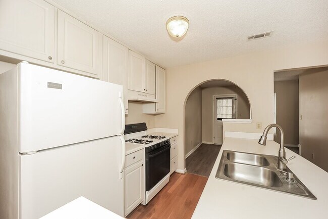 Building Photo - 705 Addy Cove