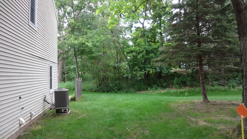 Private Side Yard - 13 Wilton Ct