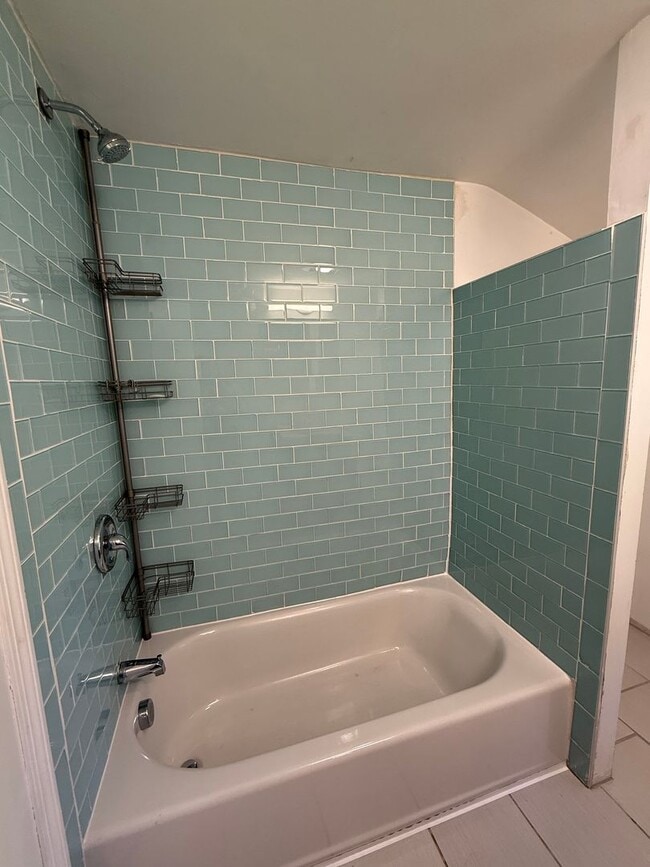 Building Photo - 303 Ludlow St
