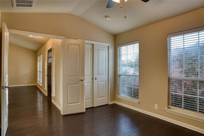 Building Photo - 821 Gabriel Mills Dr