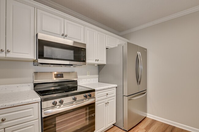 Building Photo - 7640 Pleasantville Way