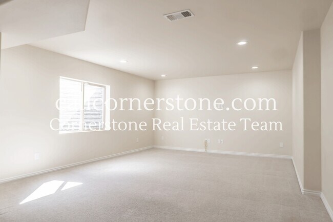 Building Photo - 11081 Echo Canyon Dr