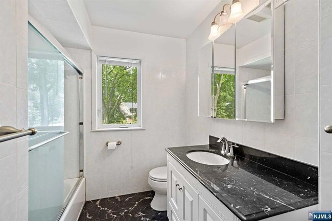 Building Photo - 111 Ramille Ct
