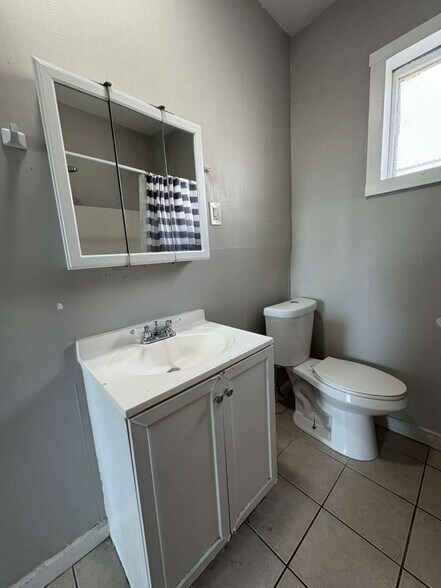 Building Photo - 153 Humphrey St