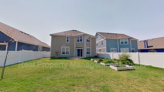 Building Photo - 1608 Hinckley Ave