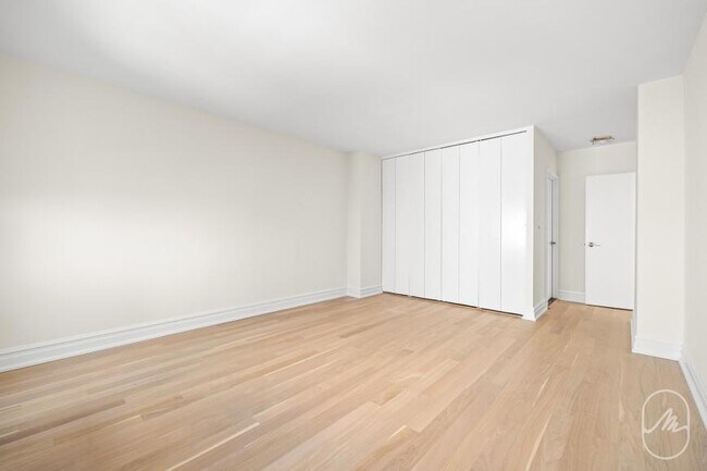 Building Photo - 2 bedroom in New York NY 10023