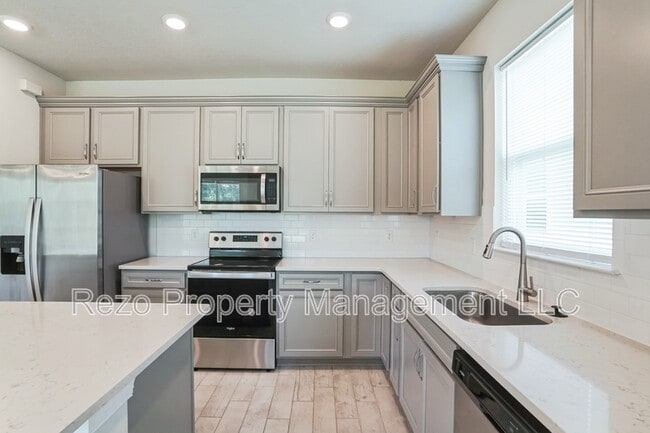 Building Photo - 2132 Live Oak Lake Rd