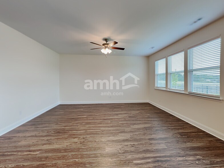 Building Photo - 4820 Chutney Dr