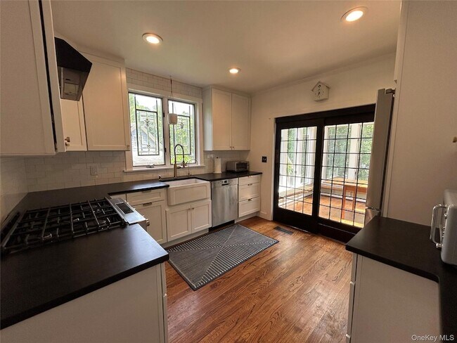 Building Photo - 207 Prospect Ave