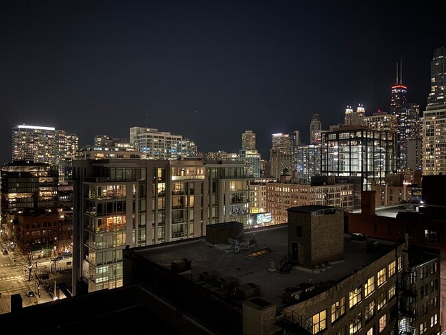 Building Photo - 400 W Ontario St