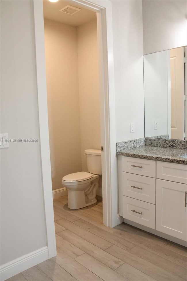 Building Photo - 5231 NW Iredell St