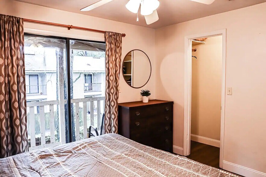 Building Photo - 2228 SW 39th Dr