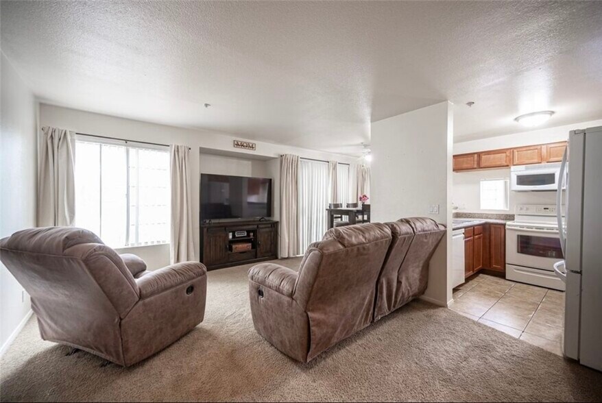 Building Photo - 2110 Sealion Dr