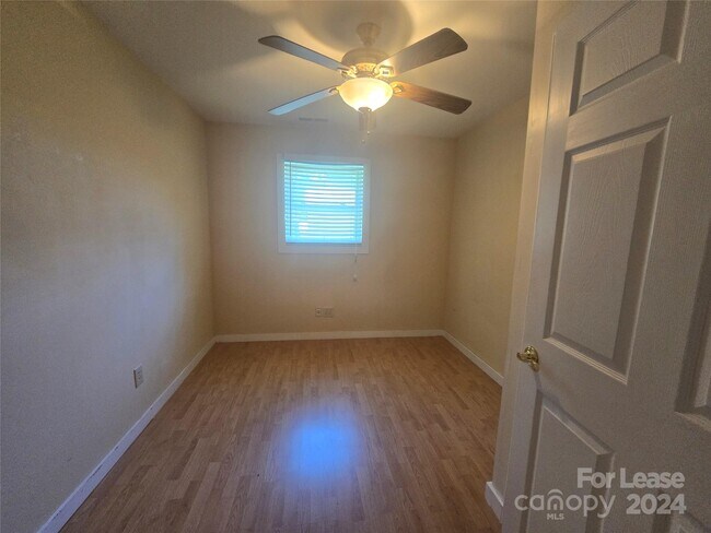 Building Photo - 105 A Kluttz St