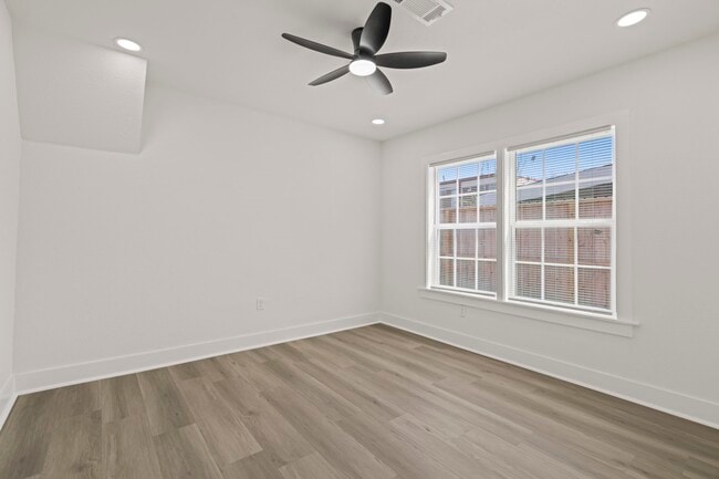 Building Photo - 2817 Winbern St