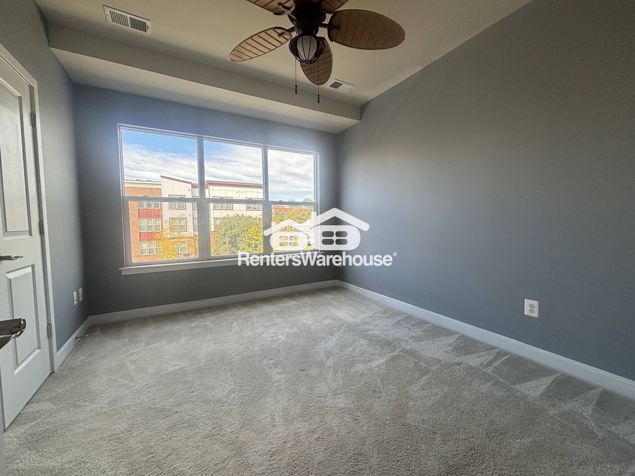 Building Photo - 5722 45th Ave