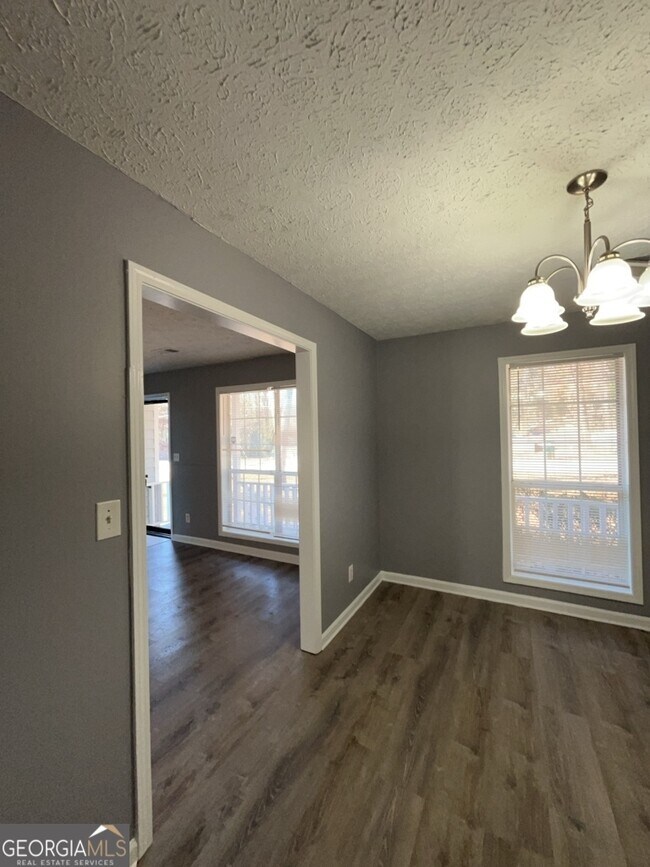 Building Photo - 1682 Charmeth Rd