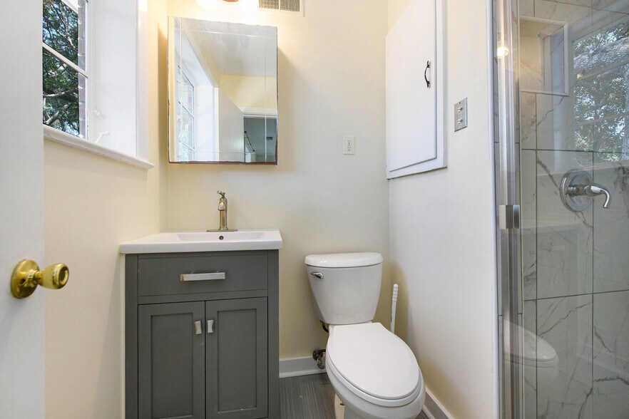 Building Photo - 1615 Culpepper Cir