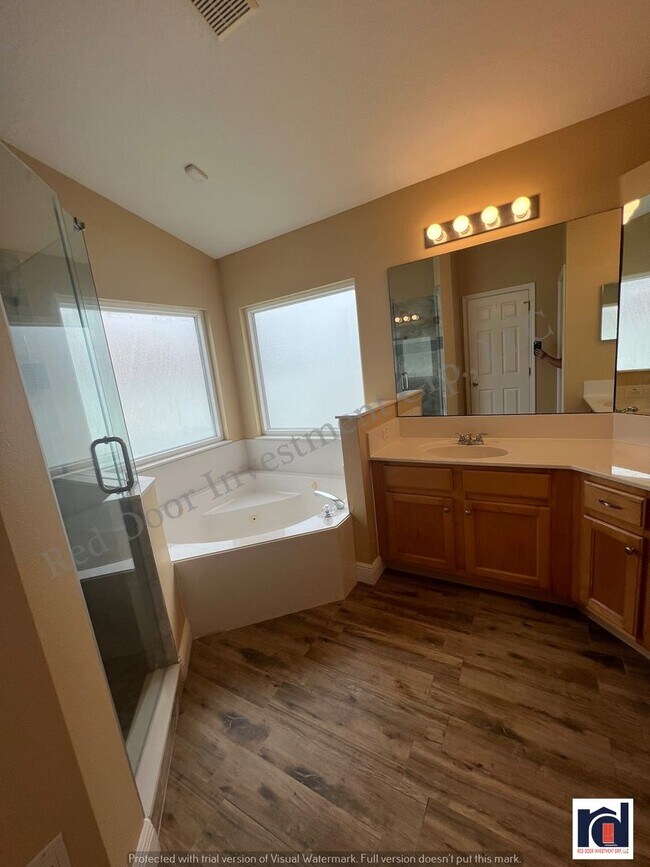 Building Photo - Beautiful 4 bedroom 2 Bath Single Family Home ~Oviedo~