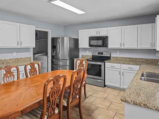 Building Photo - 4602 Green Meadow Dr