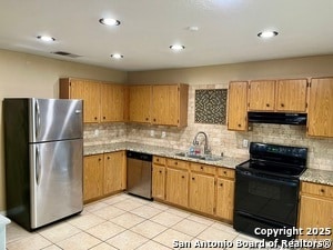 Building Photo - 15418 Walnut Creek Dr