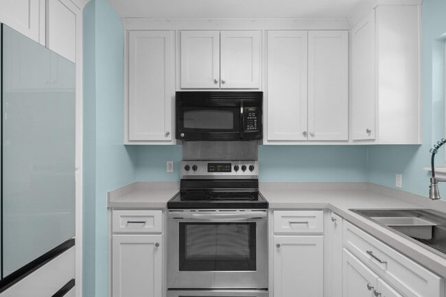 Building Photo - 5229 Compass Ct