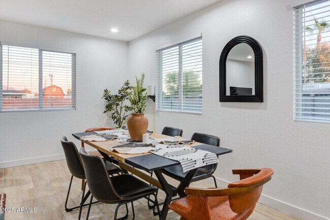 Building Photo - 341 S Mountain Rd