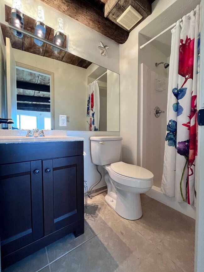 Building Photo - Catalina Foothills- 3 bedroom/ 3 bathroom ...
