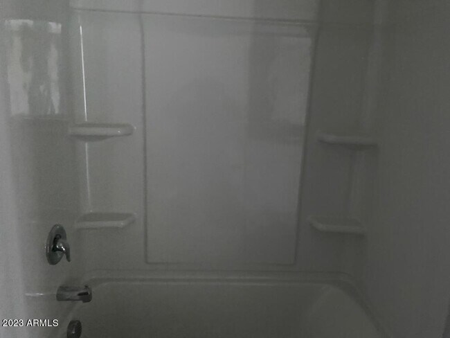 Building Photo - 815 Silvercreek Ln