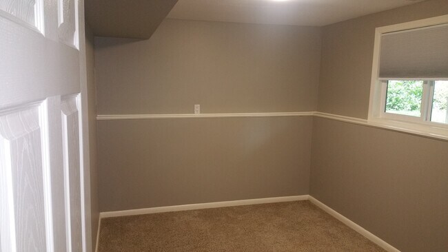 Building Photo - 9028 Garfield Dr