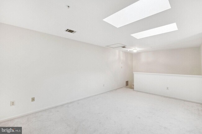 Building Photo - 15831 Glacier Ct