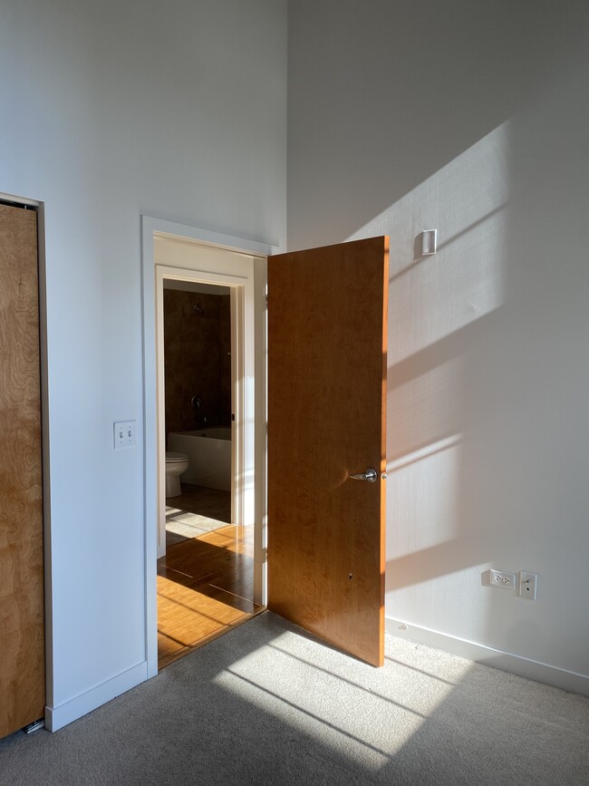 Bedroom 1 - 3963 W Belmont Ave