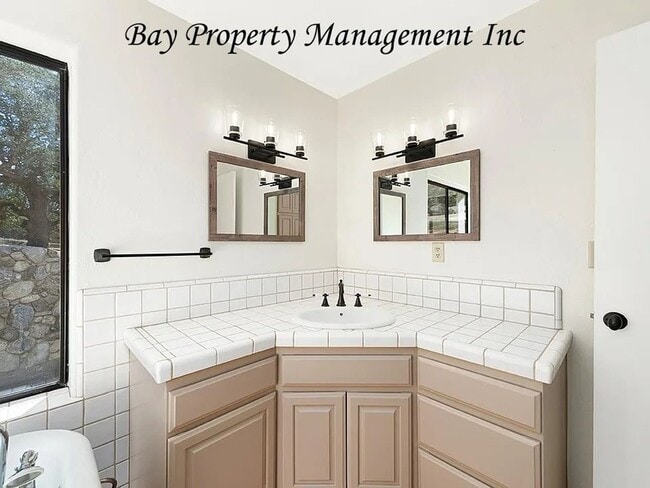 Building Photo - Breathtaking Views from this horse propert...
