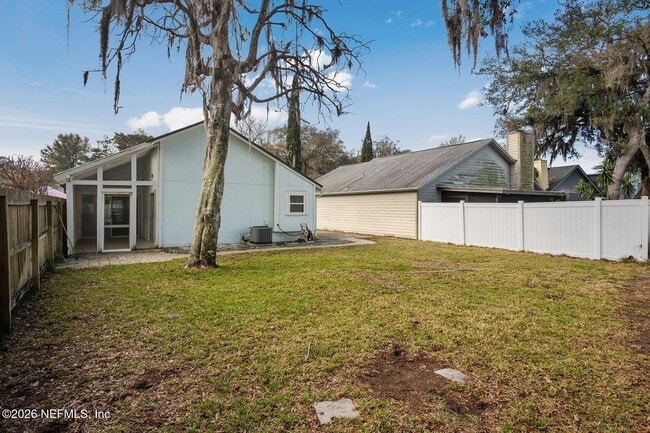 Building Photo - 1329 Cove Landing Dr