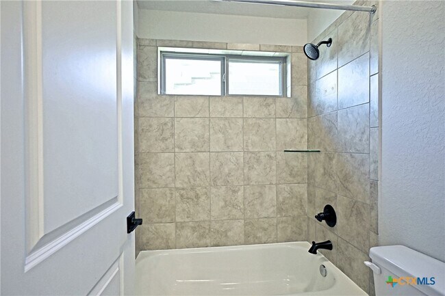 Building Photo - 588 Vale Ct