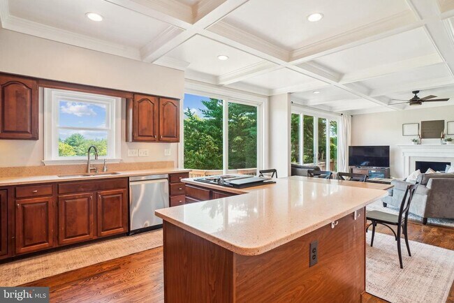 Building Photo - 9140 Goshen Valley Dr