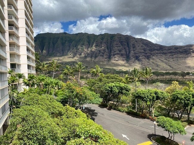 Building Photo - Makaha Valley Towers
