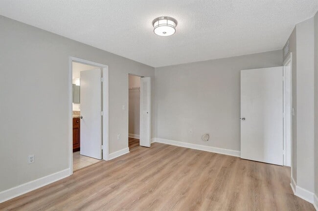 Building Photo - Spacious 3BR/2.5BA in Gated Milano Community