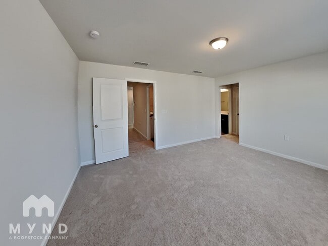 Building Photo - 807 McKenzie Pk Ter