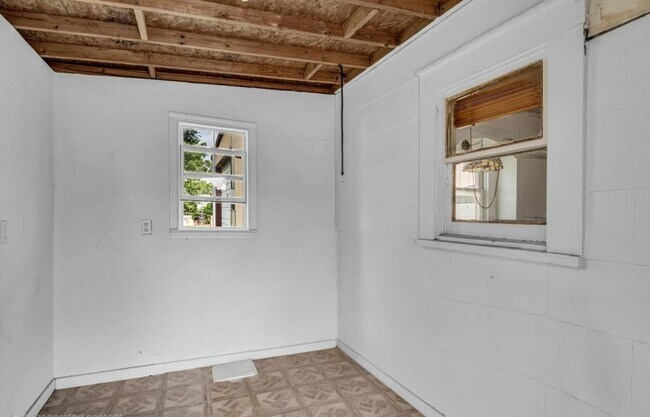 Building Photo - 803 N Banks St
